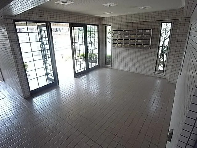 神戸市東灘区森北町６丁目の賃貸マンションのロビー