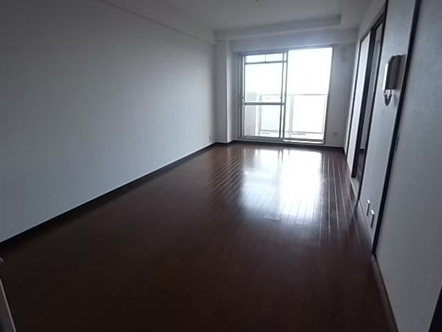 神戸市東灘区森北町６丁目の賃貸マンションの居間・リビング