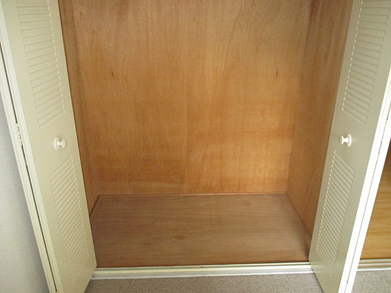 神戸市東灘区西岡本４丁目の賃貸マンションの収納