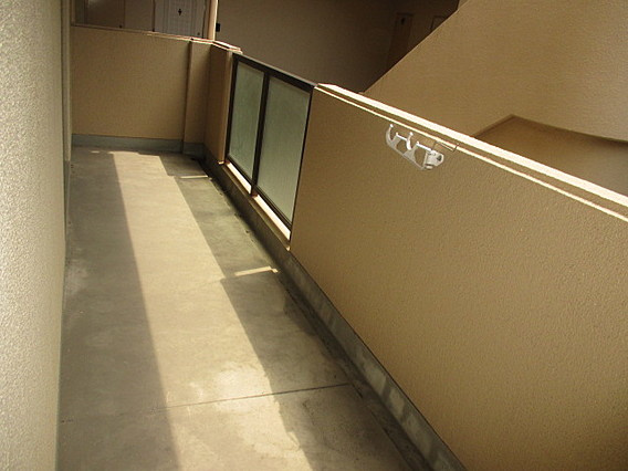 神戸市東灘区西岡本４丁目の賃貸マンションのバルコニー