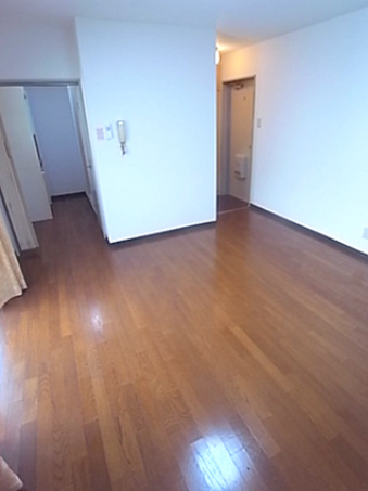 神戸市中央区中山手通２丁目の賃貸マンションの居間・リビング