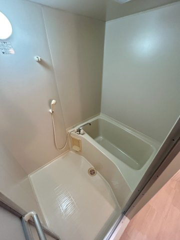 芦屋市浜町の賃貸マンションの浴室