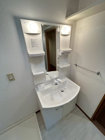 芦屋市浜町の賃貸マンションの洗面所