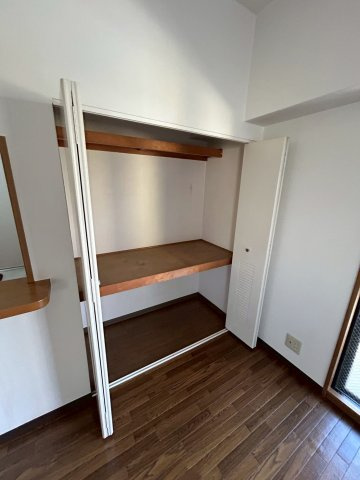 芦屋市浜町の賃貸マンションの収納