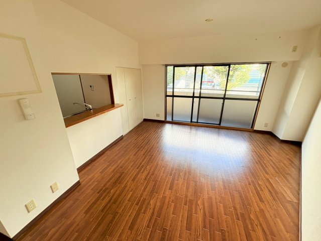 芦屋市浜町の賃貸マンションの居間・リビング