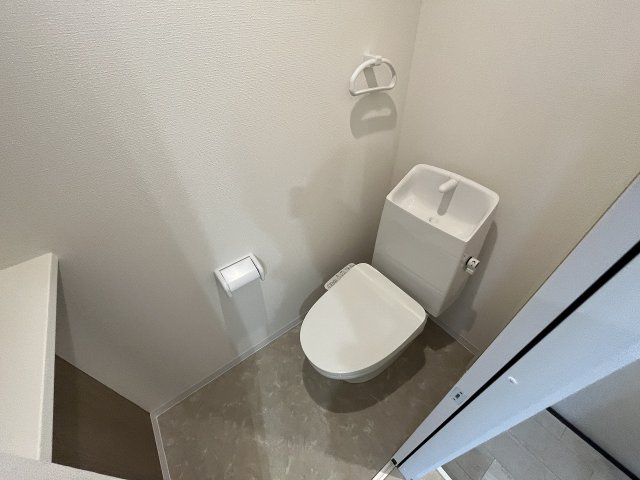 神戸市灘区篠原南町１丁目の賃貸マンションのトイレ