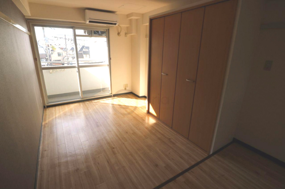 神戸市東灘区岡本２丁目の賃貸マンションの居間・リビング