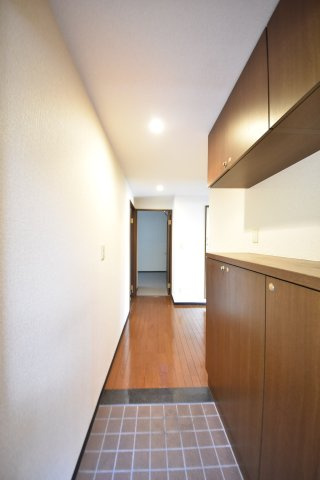 神戸市中央区中尾町の賃貸マンションの玄関