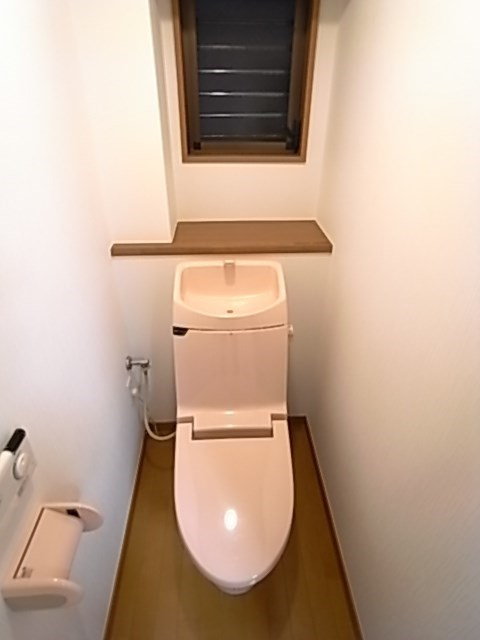 神戸市中央区旭通３丁目の賃貸マンションのトイレ
