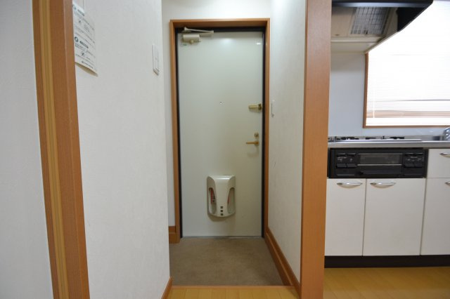 神戸市中央区旭通３丁目の賃貸マンションの玄関