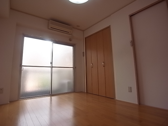 神戸市中央区二宮町２丁目の賃貸マンションの居間・リビング