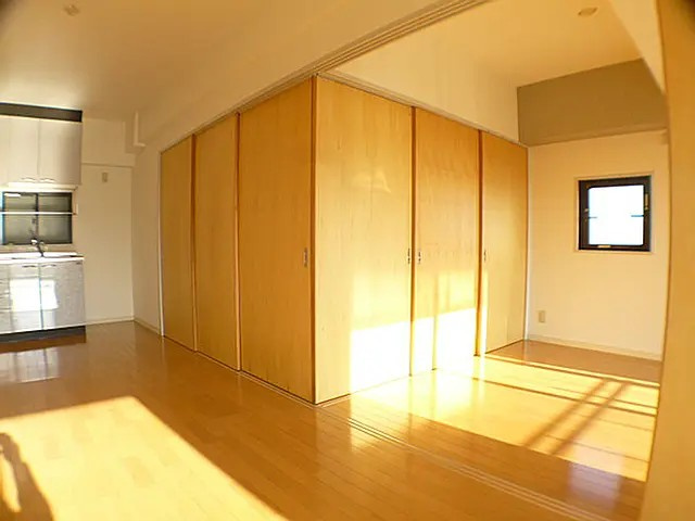 神戸市東灘区御影本町２丁目の賃貸マンションの居間・リビング