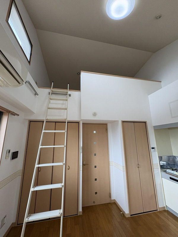 神戸市東灘区甲南町４丁目の賃貸マンションの居間・リビング