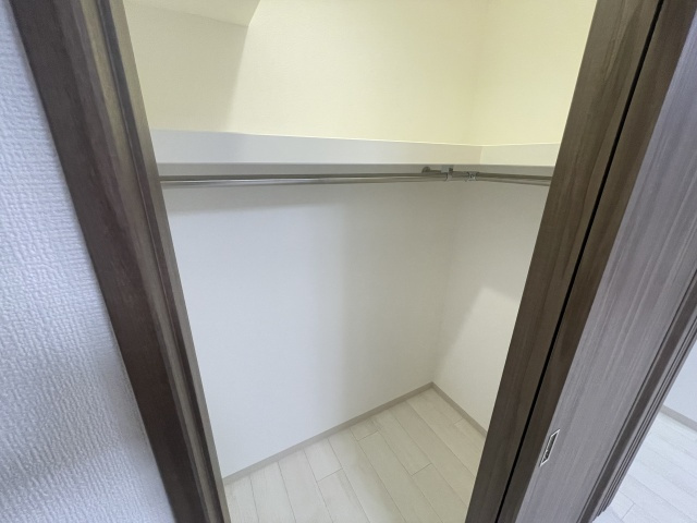 神戸市中央区熊内町４丁目の賃貸マンションの収納