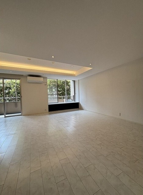 芦屋市翠ケ丘町の賃貸マンションの居間・リビング