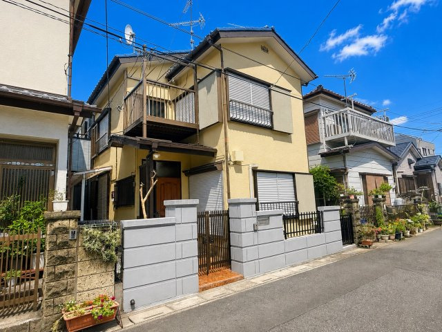 三郷市新和中古物件の前面道路含む現地写真