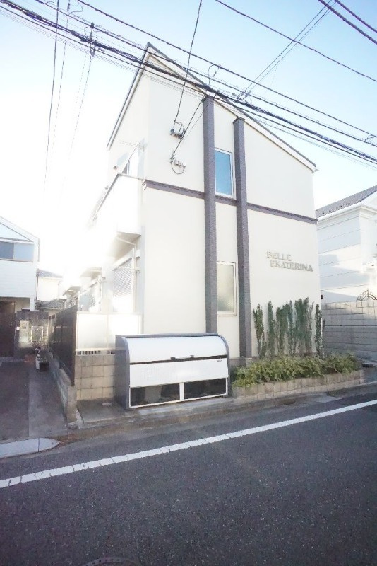 ＢＥＬＬＥ ＥＫＡＴＥＲＩＮＡの外観