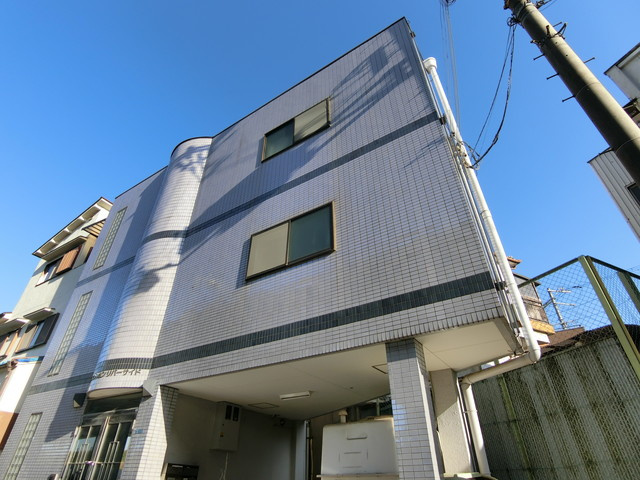 プリンスマンションリバーサイドの外観