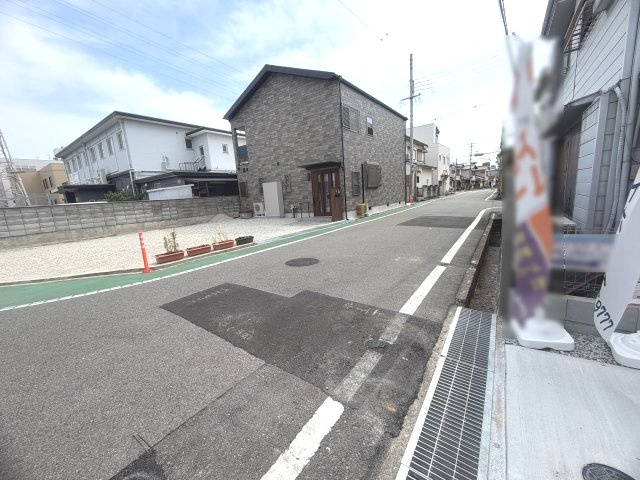 明石市貴崎1丁目　新築戸建1号棟の前面道路含む現地写真