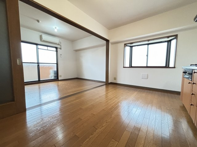 パレス東洋小松館の居間・リビング