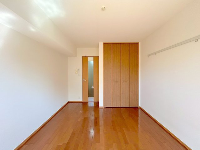モダニカの寝室|※別部屋の参考写真となります