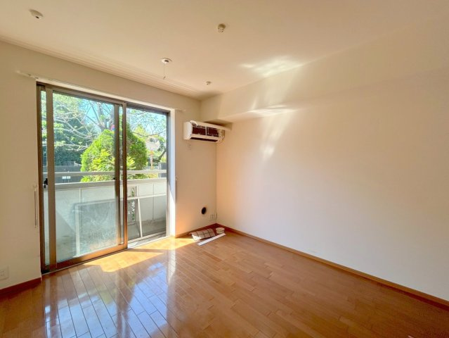 モダニカの居間・リビング|★洋室6.7帖★※別部屋の参考写真となります