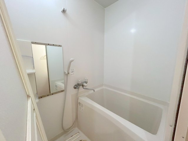 モダニカの浴室|★バス・トイレ別★※別部屋の参考写真となります