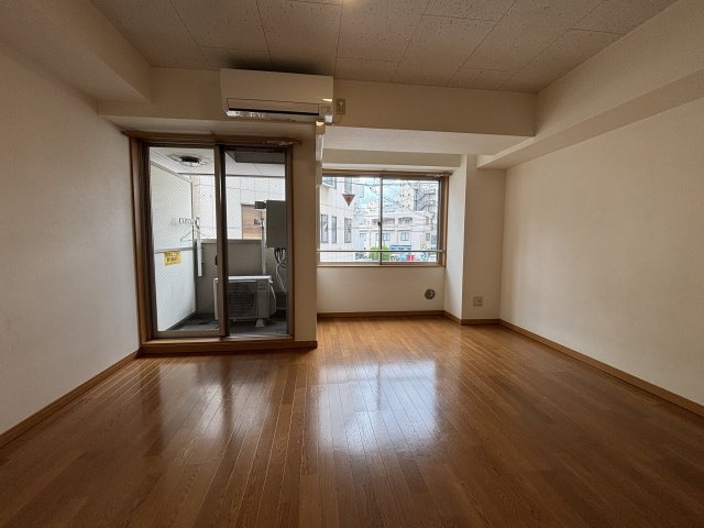 ウィステリア新田町の洋室