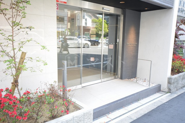 大阪市西区江戸堀１丁目の賃貸マンションのエントランス