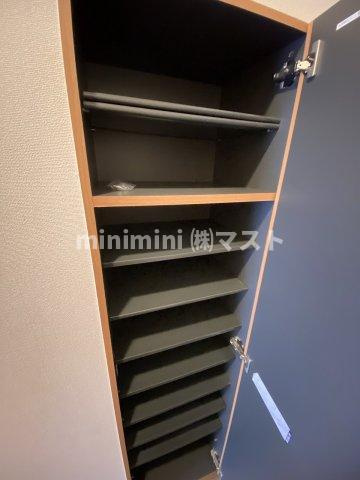 大阪市西区靱本町１丁目の賃貸マンションの収納