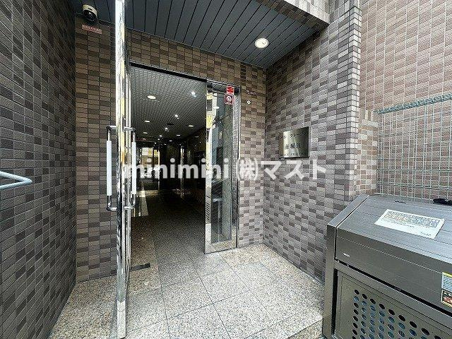 大阪市西区南堀江１丁目の賃貸マンションのエントランス