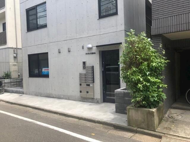 アンソレイエ西小山のエントランス