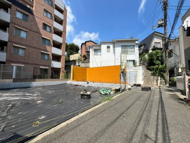 文京区白山　建築条件なし売地B・C一括の前面道路含む現地写真