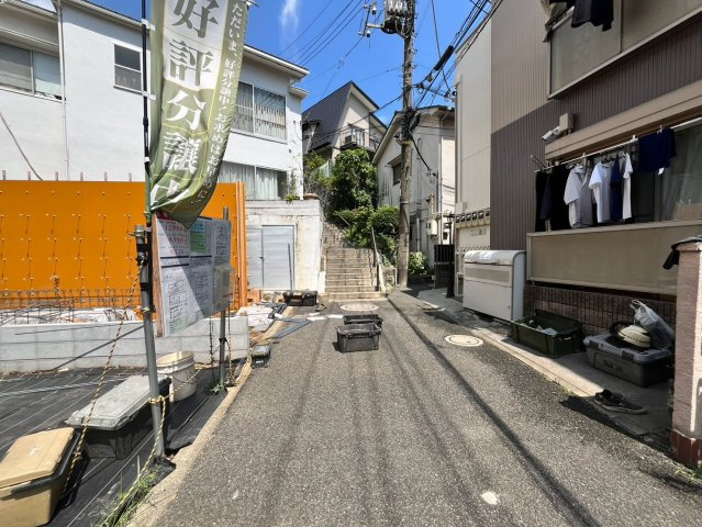 文京区白山　建築条件なし売地B・C一括の前面道路含む現地写真