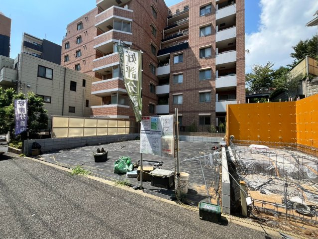 文京区白山　建築条件なし売地B・C一括の前面道路含む現地写真