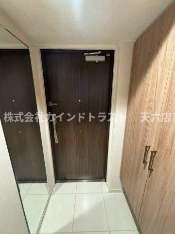 プレサンスロジェ大阪南森町の玄関|シンプルで使いやすい玄関です