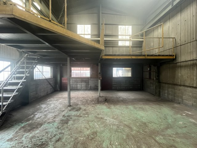 小川6丁目倉庫