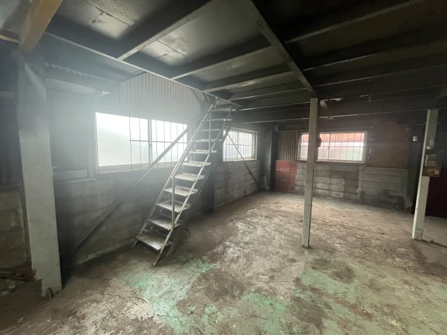 小川6丁目倉庫