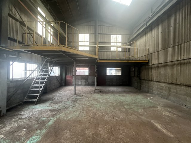 小川6丁目倉庫