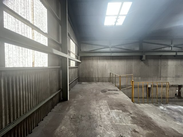 小川6丁目倉庫