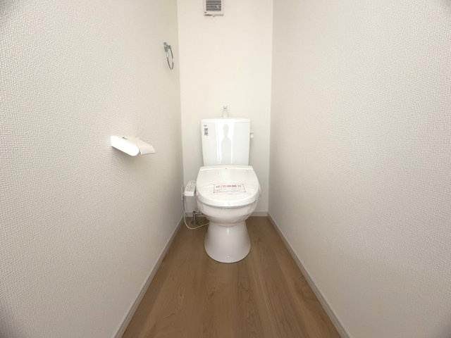 明石市貴崎1丁目　新築戸建2号棟のトイレ