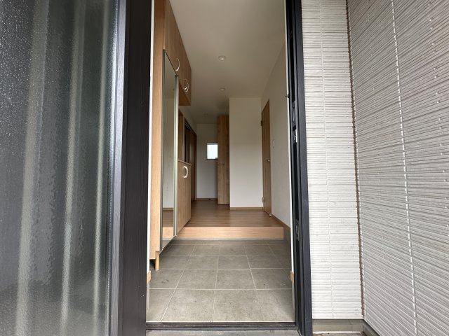 大戸三丁目貸家のロビー|玄関