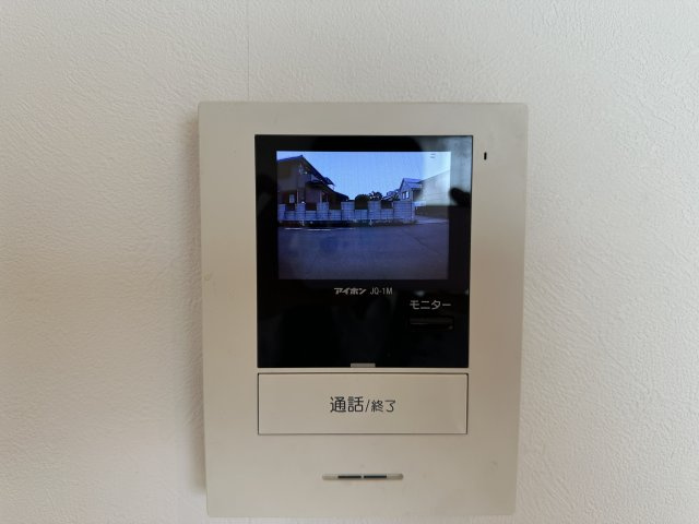 大戸三丁目貸家のセキュリティ|モニター付きインターホン