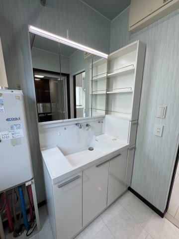 星置3条1丁目　一戸建ての独立洗面台