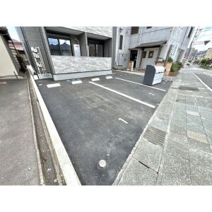 LE COCON 春日井Ⅲの駐車場