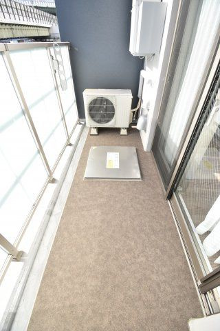 クロスレジデンス阿波座のバルコニー