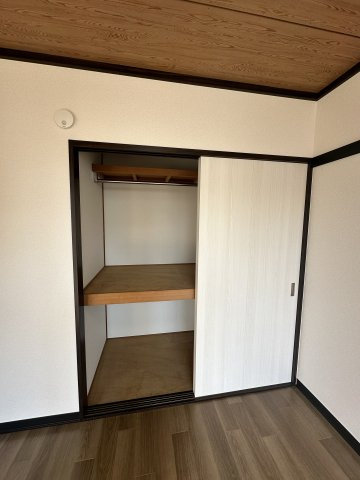 ハイツ東新C棟の収納