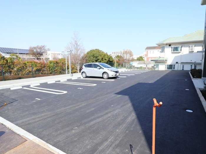 レスポワール ゼクスの駐車場