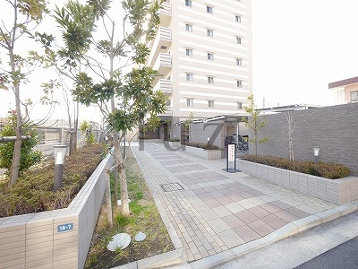 サンクレイドル横濱鶴見Ⅱのエントランス