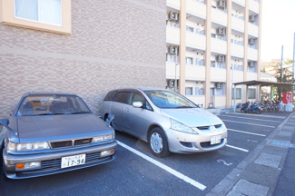 【駐車場】